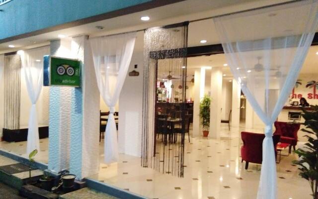 Отель 2C Phuket Hotel Таиланд, Карон-Бич - отзывы, цены и фото номеров - забронировать отель 2C Phuket Hotel онлайн вид на фасад
