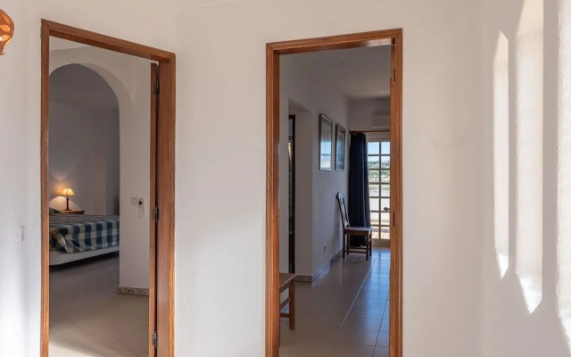 Modern Villa in Albufeira with Private Swimming Pool