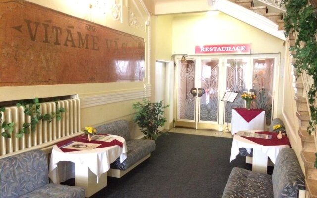Hotel Polonia вид на фасад