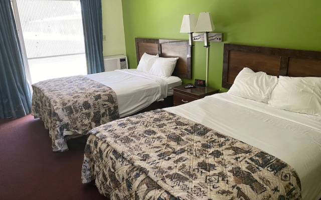Desert Grove Inn and Suites