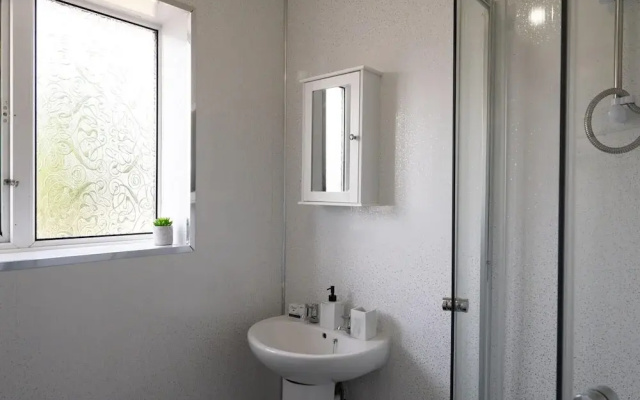 2-bedroom- Stoke-on-trent-sleeps 5-petsok