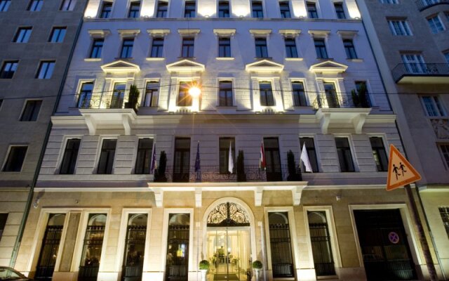 Отель Alta Moda Fashion Hotel Венгрия, Будапешт - отзывы, цены и фото номеров - забронировать отель Alta Moda Fashion Hotel онлайн вид на фасад