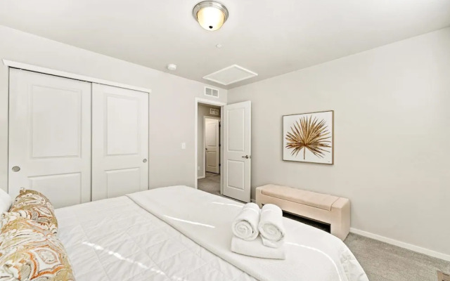 Stylish Music-Inspired Retreat Near Old Town FC