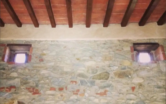Room in B&B - L' Agriturismo Sottototno Located in the Heart of Tuscan Nature