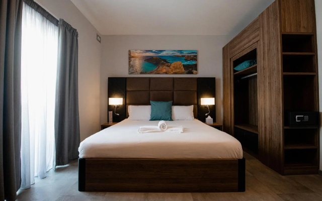 Pebbles Resort (Oct - May) / Bora Bora Ibiza-Malta Resort (Jun - Sep)