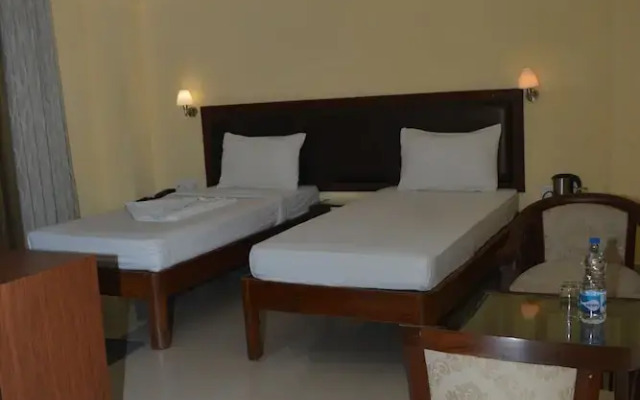 Hotel Golden Anchor Dhamara