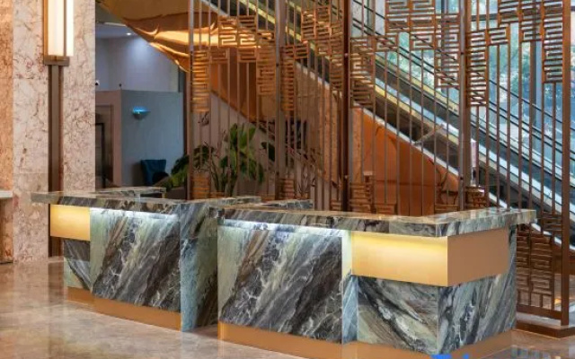 Rezen Hotel