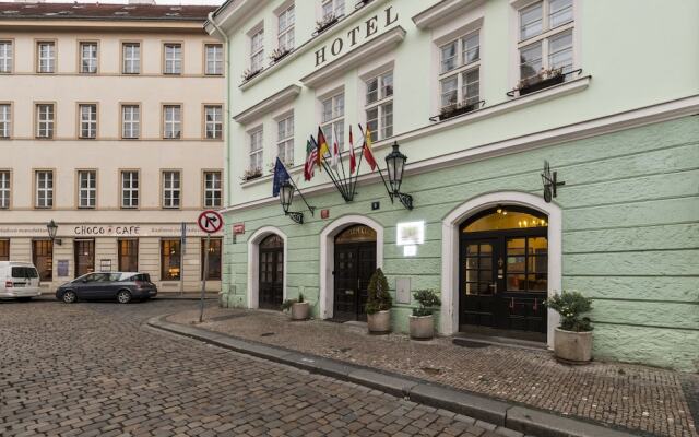 Отель Betlem Club Hotel в Праге - отзывы Прага вид на фасад