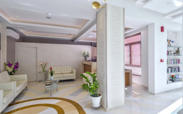Leonidas Hotel And Apartments