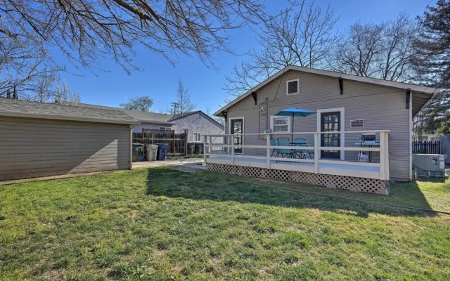 Pet-friendly Sacramento Home ~ 5 to Downtown!