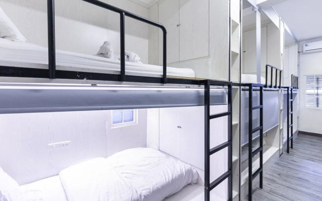Oyo 524 S7 Hostel
