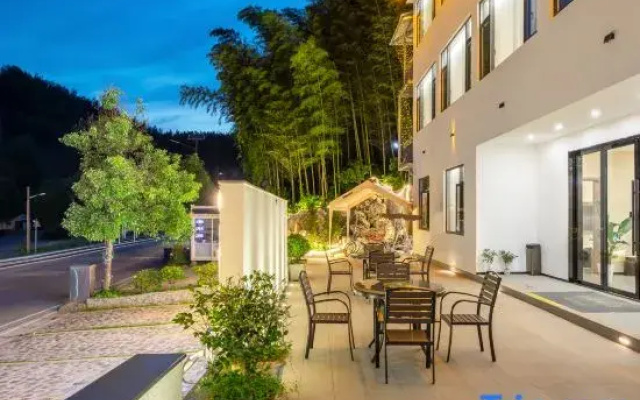 Shuangfeng Village Homestay (Moon Bay Scenic Area)