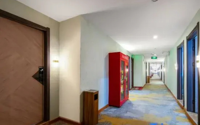 Yucheng Yishu Light Residence Hotel
