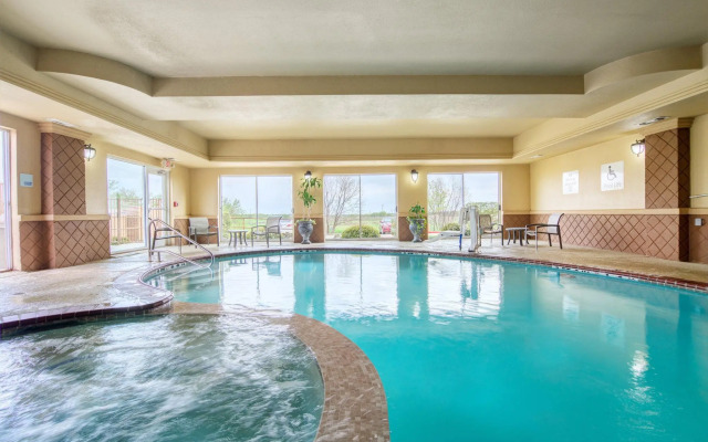 Country Inn & Suites by Radisson, Terrell