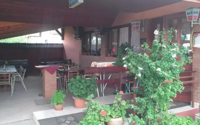 Flamingo Vendéglő Panzió