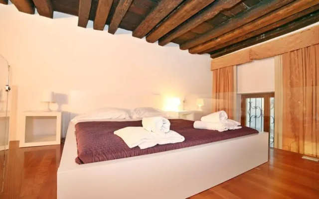 Your Home in Florence Tornabuoni