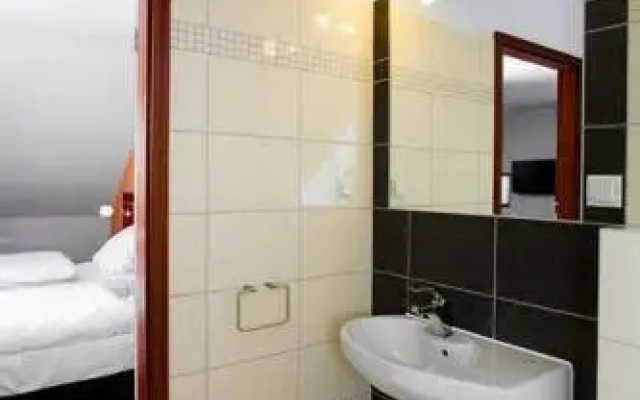 Zajazd Azyl Inn