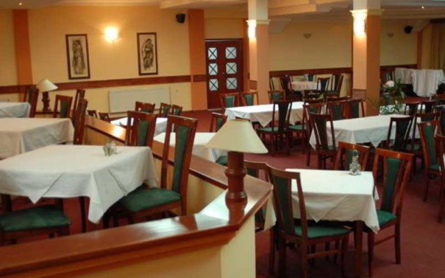 Sirius Hotel in Bansko, Macedonia from 86$, photos, reviews - zenhotels.com meals