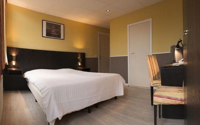 Alpha Hotel