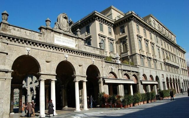 Отель Donizetti Royal Италия, Бергамо - отзывы, цены и фото номеров - забронировать отель Donizetti Royal онлайн вид на фасад