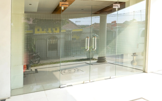 OYO 1421 Kasmaran Guest House Syariah