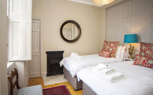 Отель City Centre Suites Bucceluch Street комната для гостей