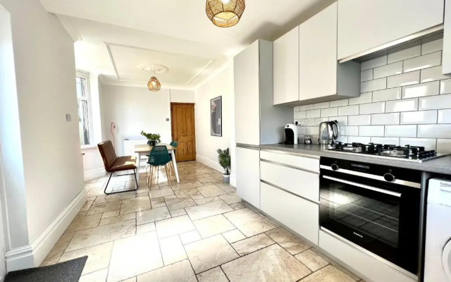 Whitchurch House by Switchback Stays
