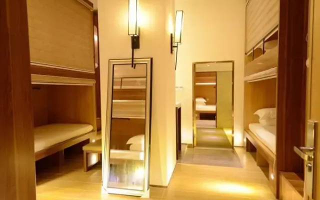 Shenzhen Port Apartment