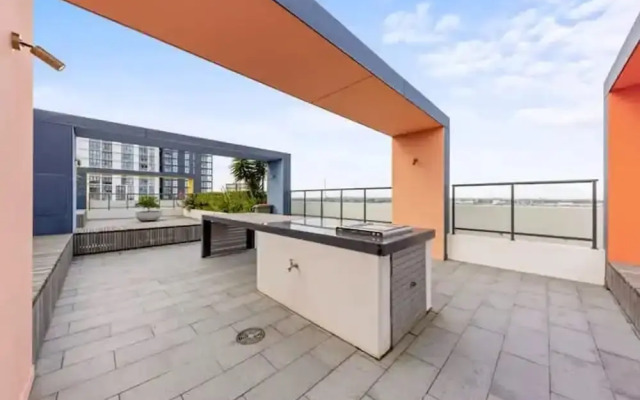 Metawise BnB 2BR Near Airport Pool Gym Train