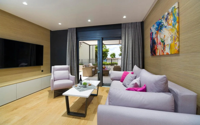 Beautiful Apartment in Promajna With Wifi and 1 Bedrooms