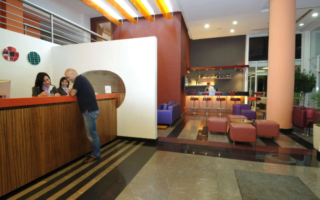 Suite Hotel Chrome