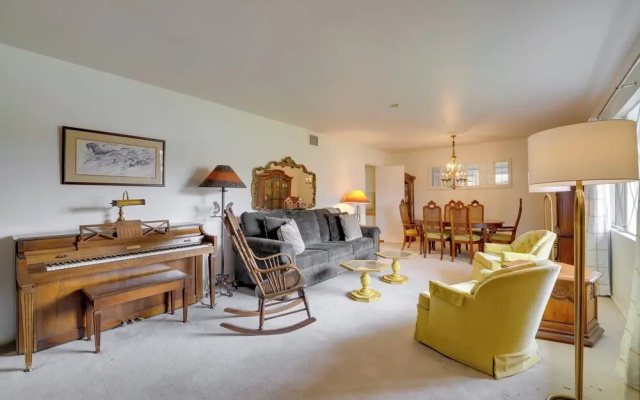 Pool & Outdoor Kitchen: Home 10 Mi to Dtwn Phoenix