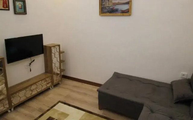 Mutlu Flat