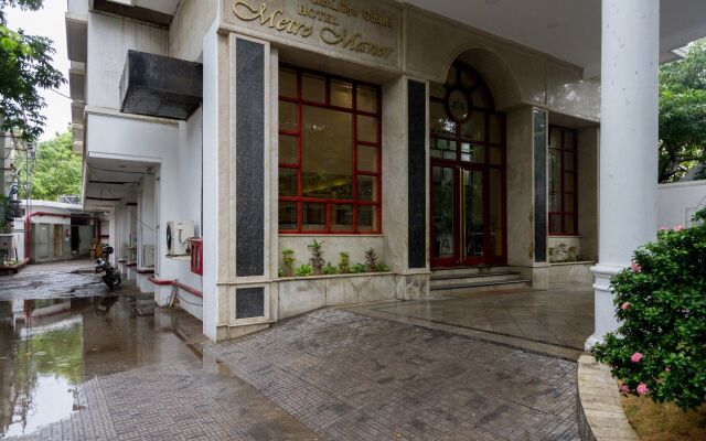 Отель FabHotel Metro Manor Central Station вид на фасад