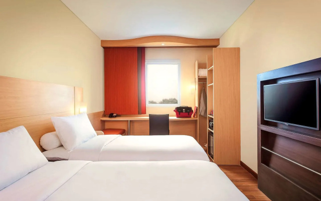ibis Makassar City Center