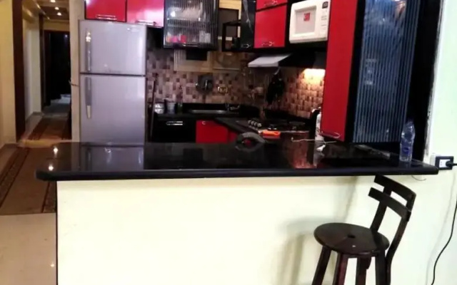 شقة فندقية صف اول بحر مباشر