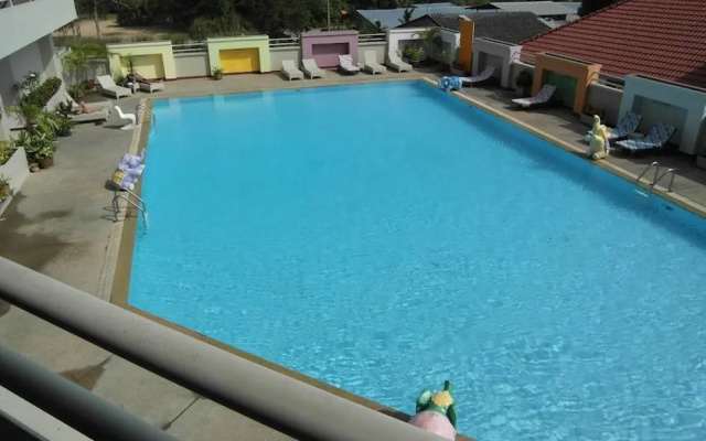 Angket Hip Residence in Jomtien Apartment Floor 8