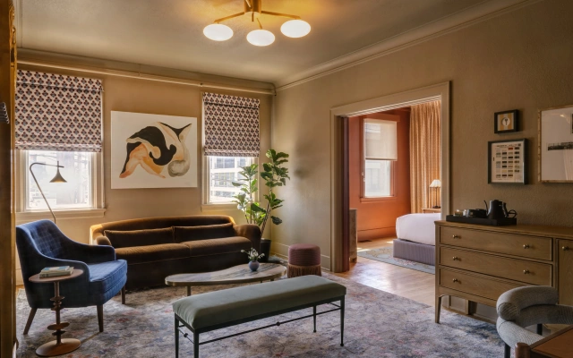 MarQueen Hotel
