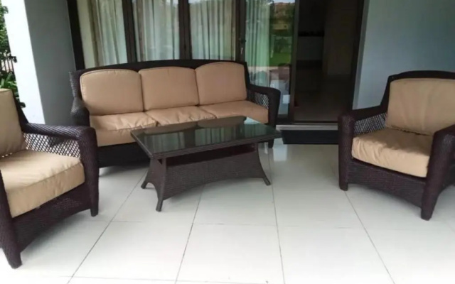 Westlake Waterfront Villa - Entire Villa
