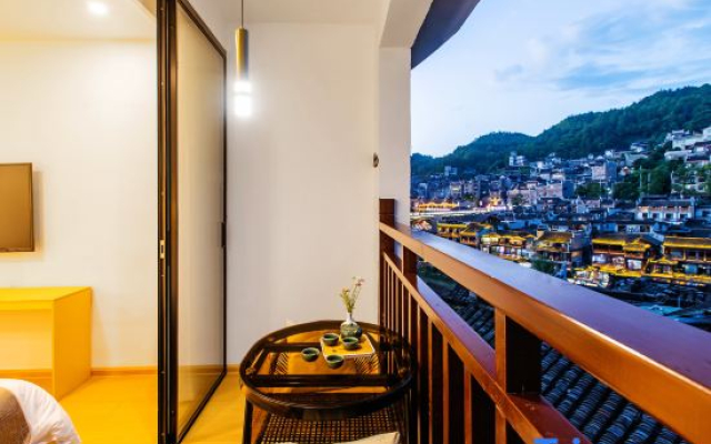 Phoenix Ancient View Homestay