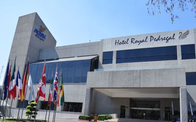 Отель Royal Pedregal Мехико вид на фасад