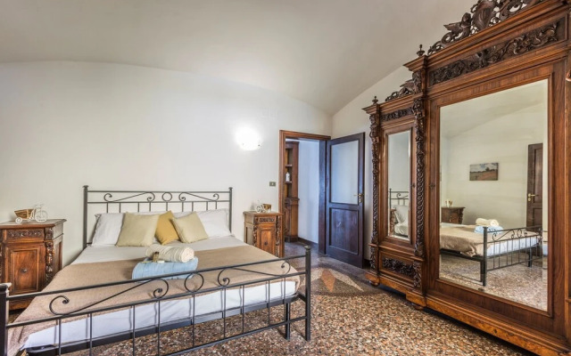 San Mamolo Retreats