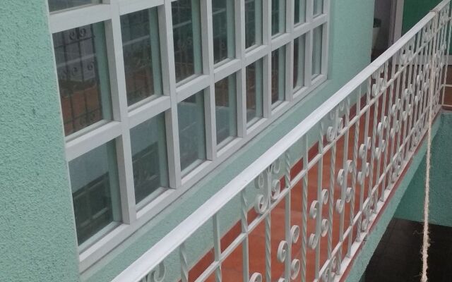 Отель Hostal Azteca Мехико вид на фасад