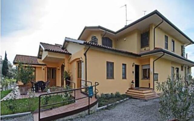 Отель Cecco di Nara Массароза вид на фасад