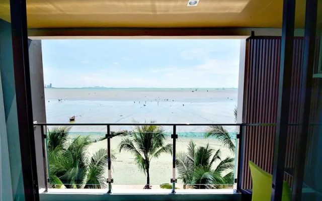 Golden Dragon Beach Pattaya