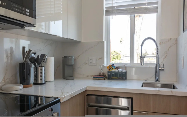 Scandinavian-style 1BR Apartment Built 2024 p83