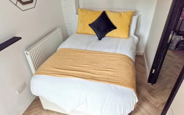 4 Bedroom House Near Swansea Marina & City Centre