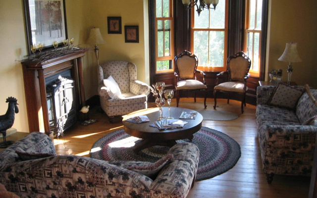 Magnetic Hill Winery