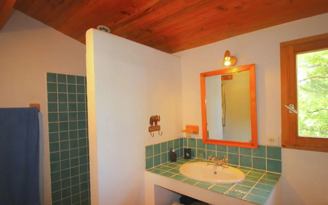 Cozy Holiday Home in Faucon With Swimming Pool