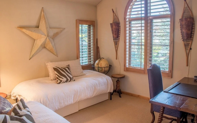 Red Fox Lane Townhome By Redawning